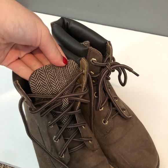 Booties - Picture 4 of 4